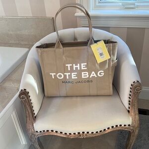 Marc Jacobs The Tote Bag